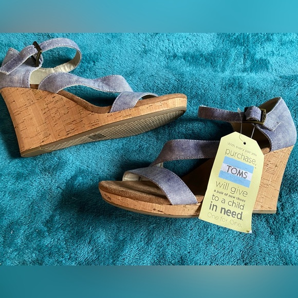 Toms Vegan Wedge Sandals - Picture 3 of 7